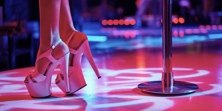 The Wife Who Desires Them – An Erotic Story